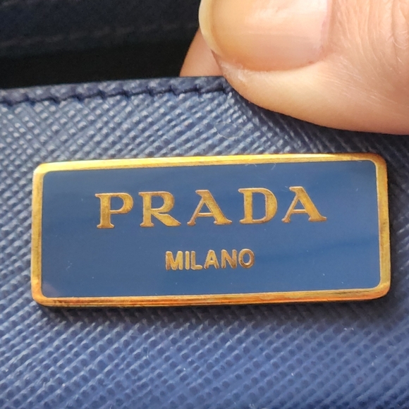 Prada Saffiano Lux Galleria Tote – Blue – Excellent Condition w/card - Picture 10 of 16